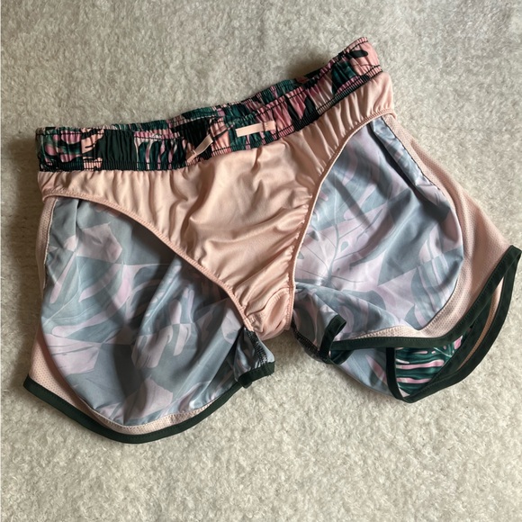 Nike dri-fit Tropical Print Women's running Shorts EUC - Picture 5 of 6